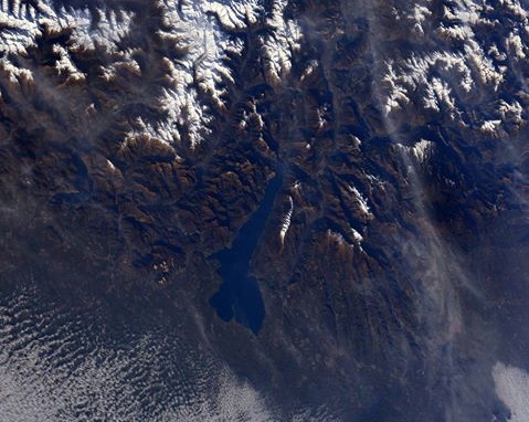 lago dallo spazio